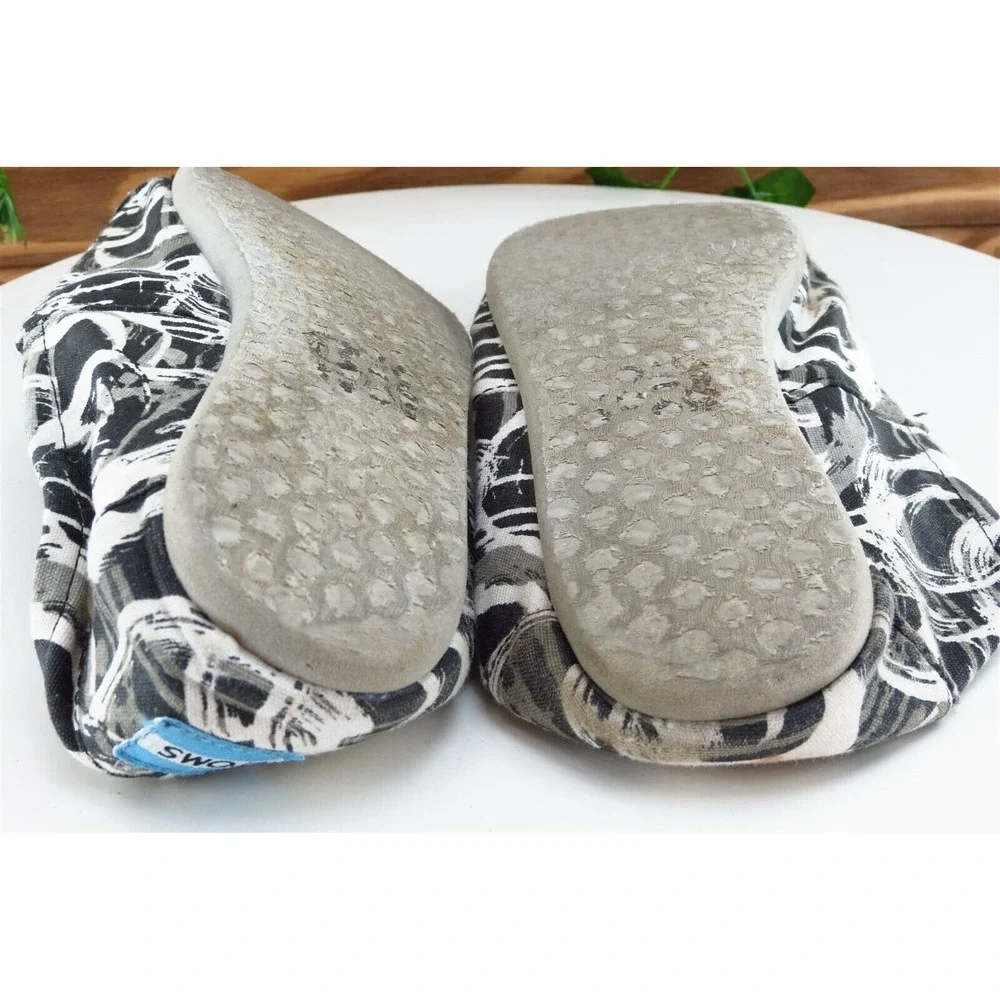 Toms Women Sz 8.5 M Gray Flat‎ Fabric Shoes